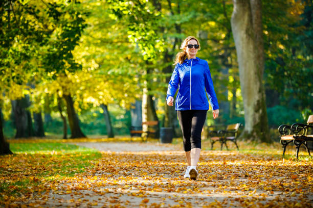 Голова Здорова | Чем полезна ходьба пешком для женщин